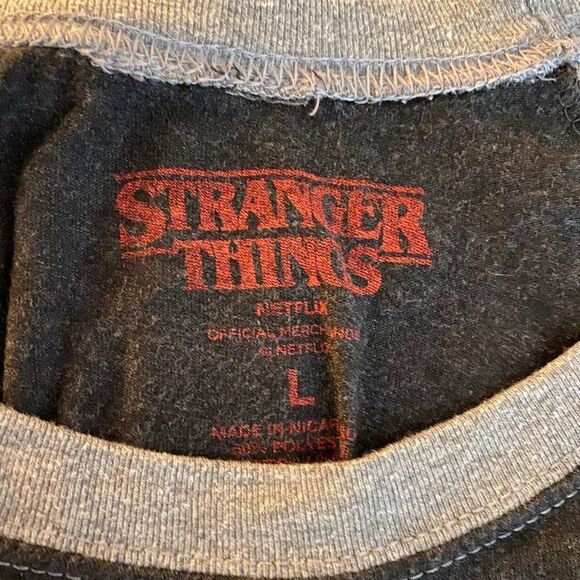 Stranger Things T-Shirt - Picture 2 of 6